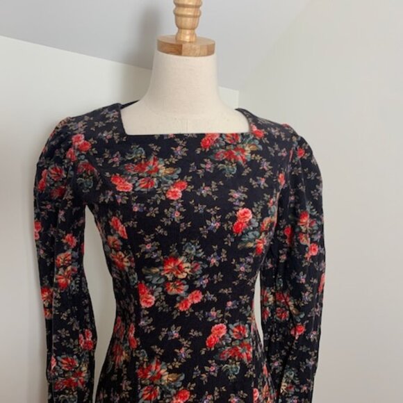 Vintage LS Laura Ashley floral needlecord cotton dress, US6 - Picture 2 of 11